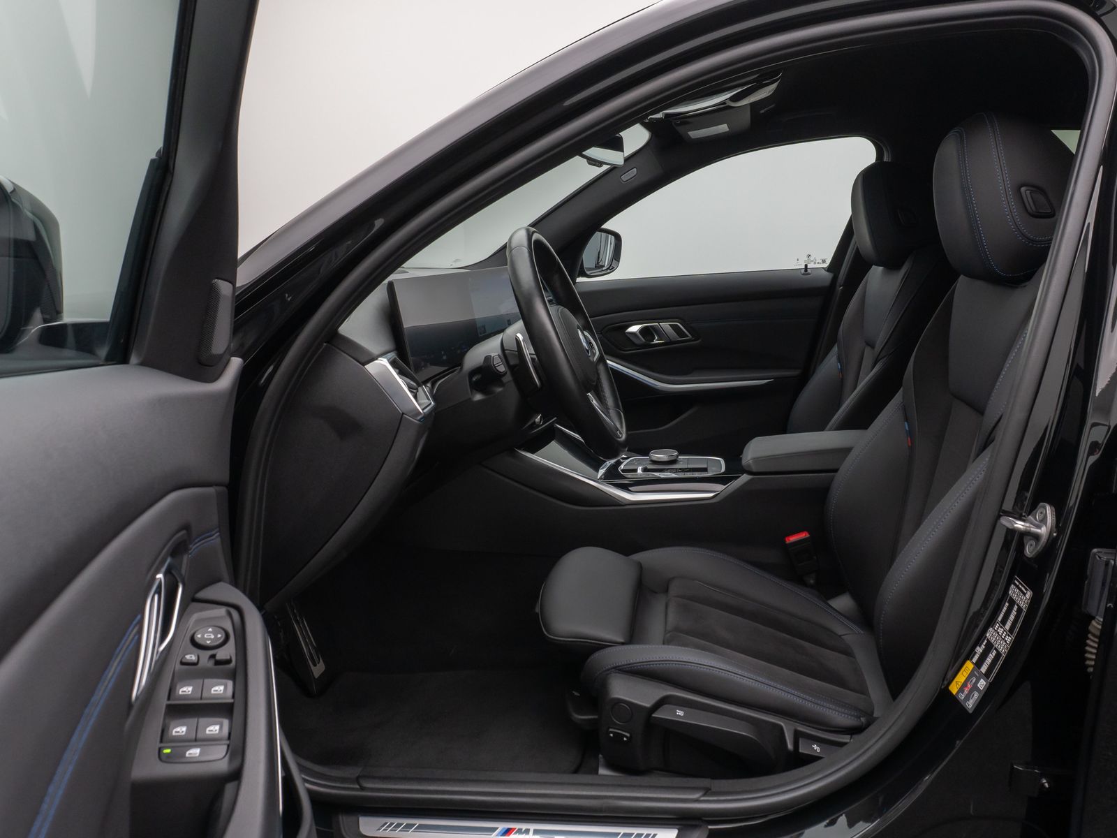 Fahrzeugabbildung BMW 330e M Sport Kamera DAB HiFi Lenkrhzg Alarm 19"