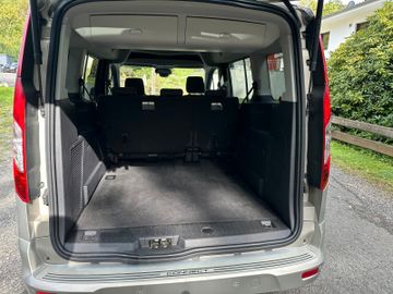 Ford Grand Tourneo - 11
