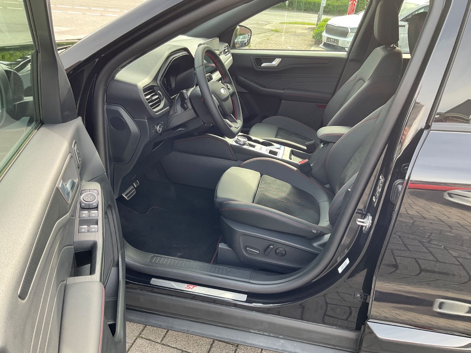 Fahrzeugabbildung Ford Kuga 1.5 EcoBoost ST-Line X,Navi,Kamera,Headup