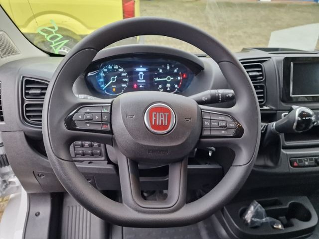 Fahrzeugabbildung Fiat Ducato Rollstuhltranporter Lift 4 Rollstühle