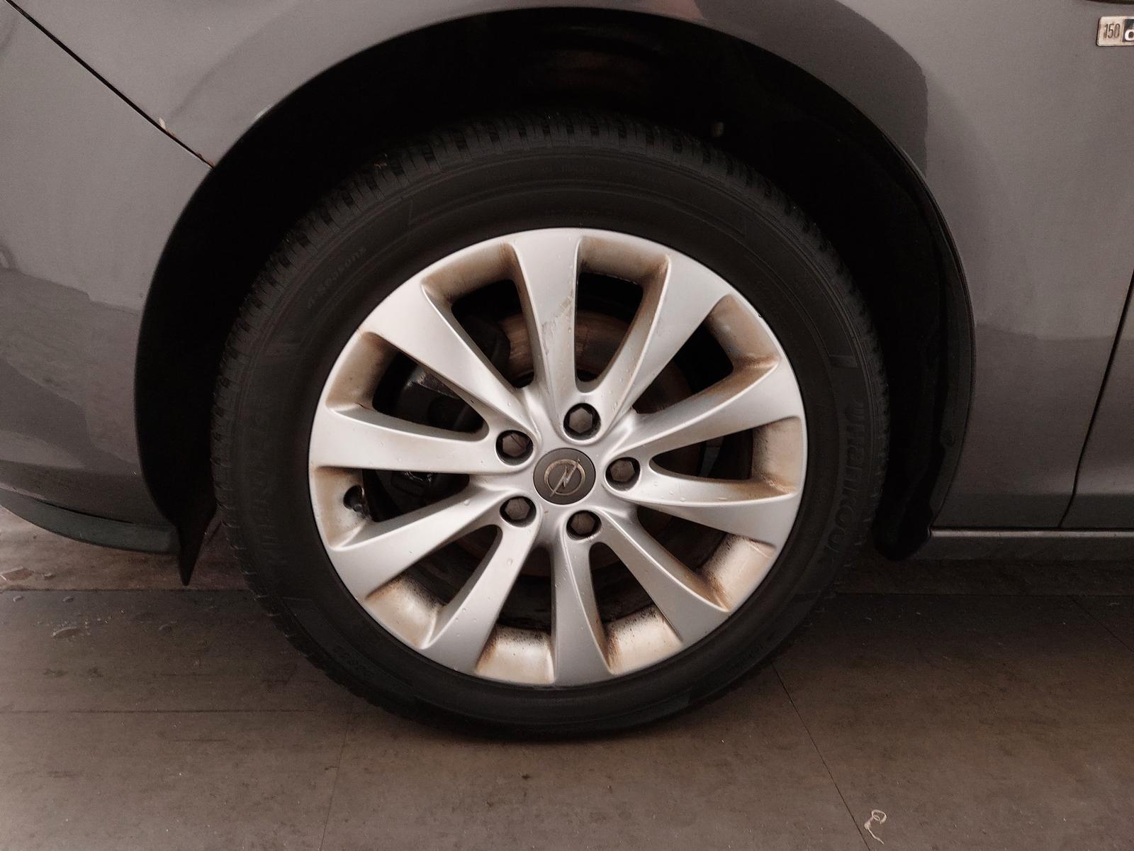 Opel Astra 2012 — photo 8