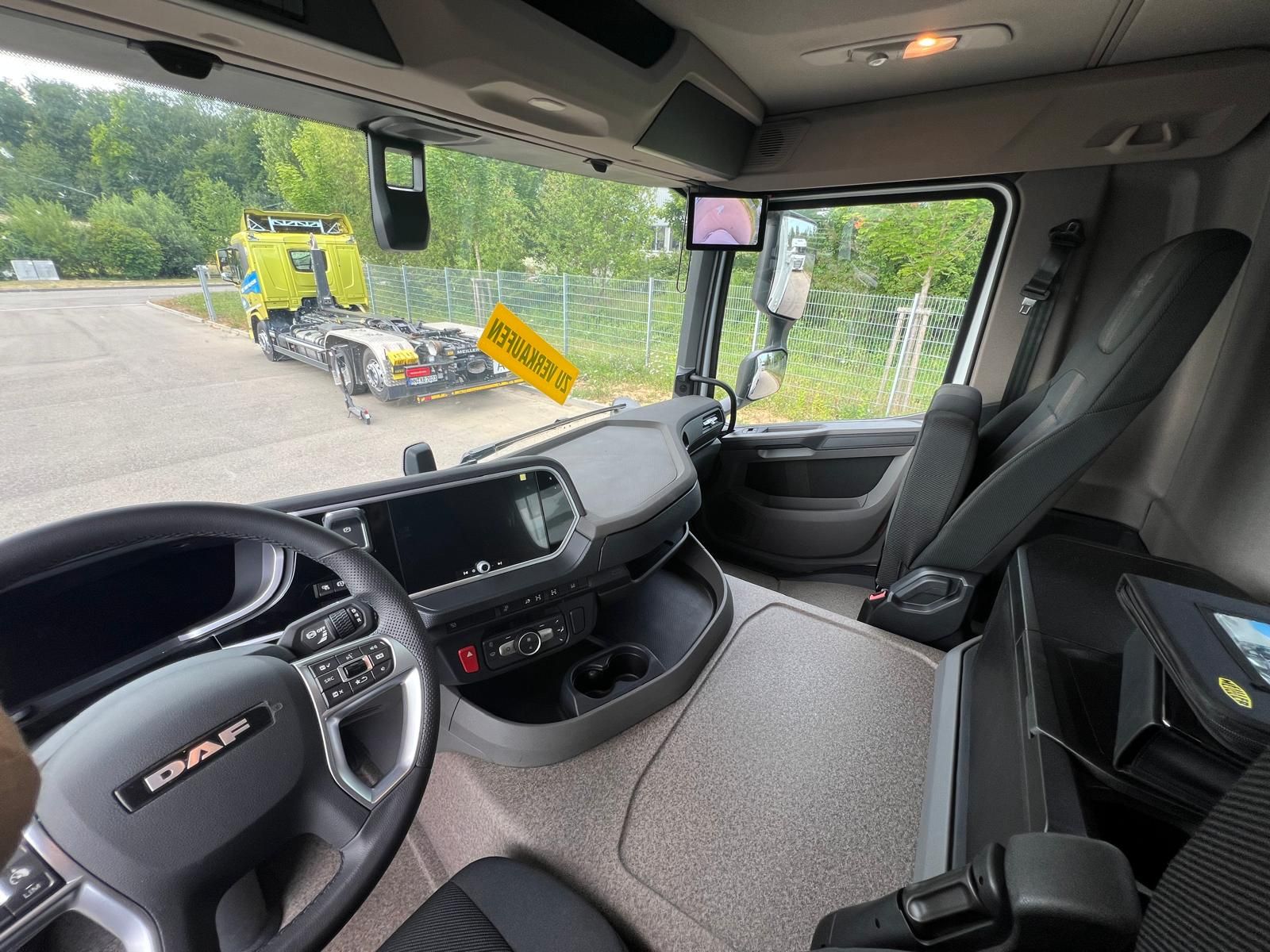 Fahrzeugabbildung DAF FAD XDC 450 Dreiseitenkipper