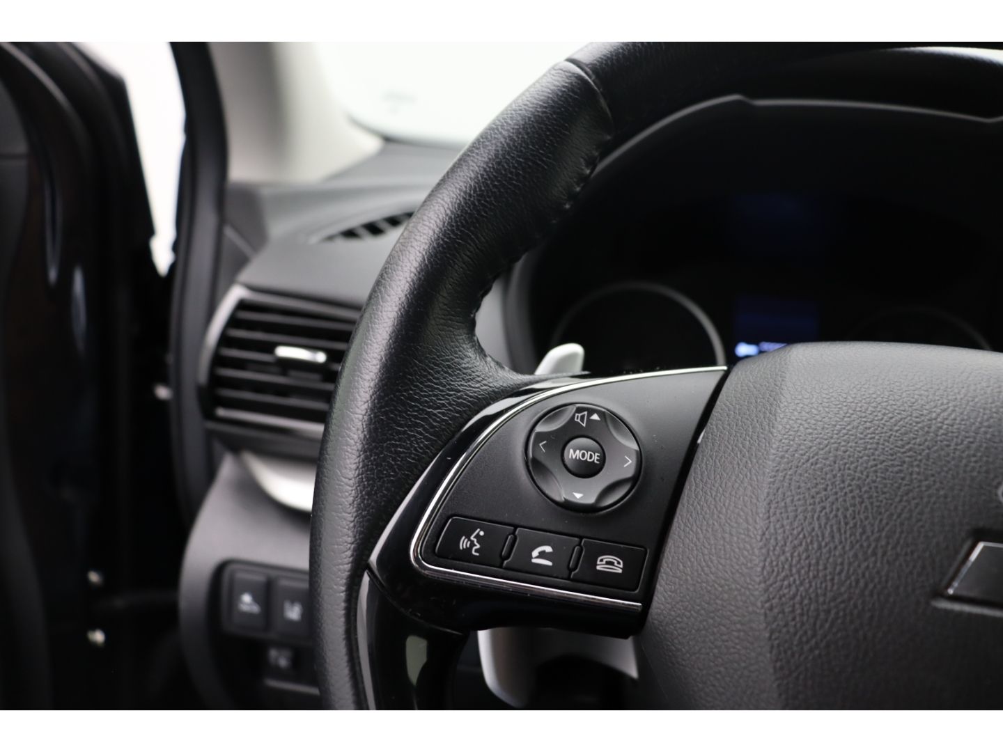 Fahrzeugabbildung Mitsubishi Eclipse Cross Basis Hybrid 4WD AHK Tempomat Kame