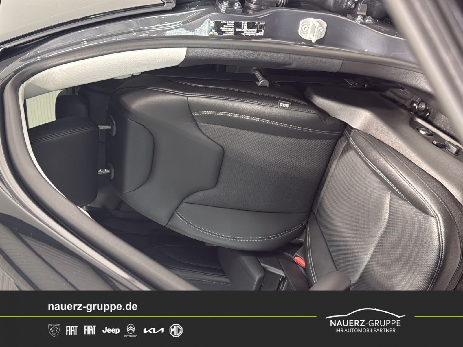 Fahrzeugabbildung Jeep Compass Summit Mild-Hybrid FWD