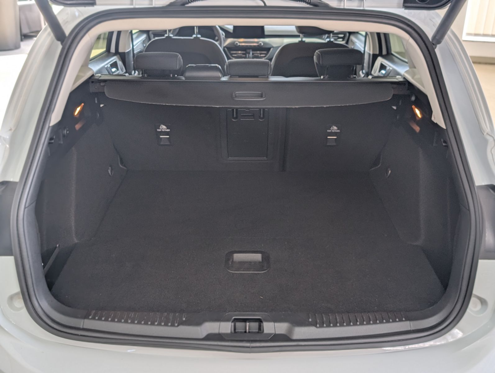 Fahrzeugabbildung Ford Focus Titanium X LED KAMERA SHZ AHK APPLINK TEMP