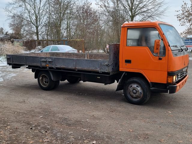 Mitsubishi Canter  Zwillingsreifen /Doppeln Batarie