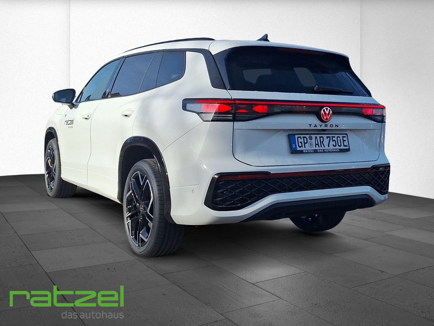 Fahrzeugabbildung Volkswagen Tayron R-Line eHybrid Pano+Leder+AHK+ACC+Kamera