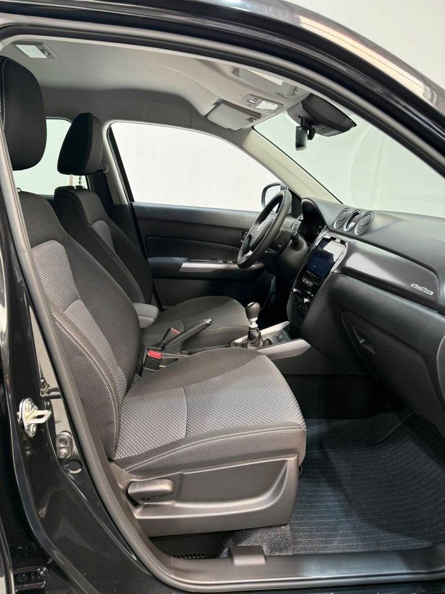 Fahrzeugabbildung Suzuki Vitara 1.4 Mild-Hybrid Comfort 4x4 - RTR Ranger