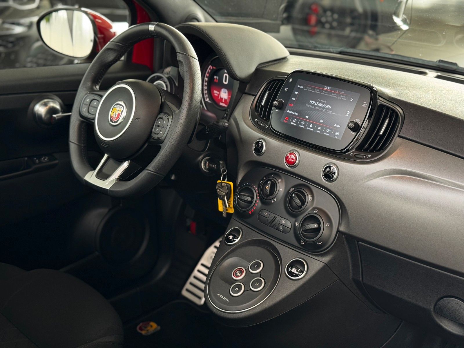 Fahrzeugabbildung Abarth 595 Cabrio Beats Bi-Xenon DAB+ Klima