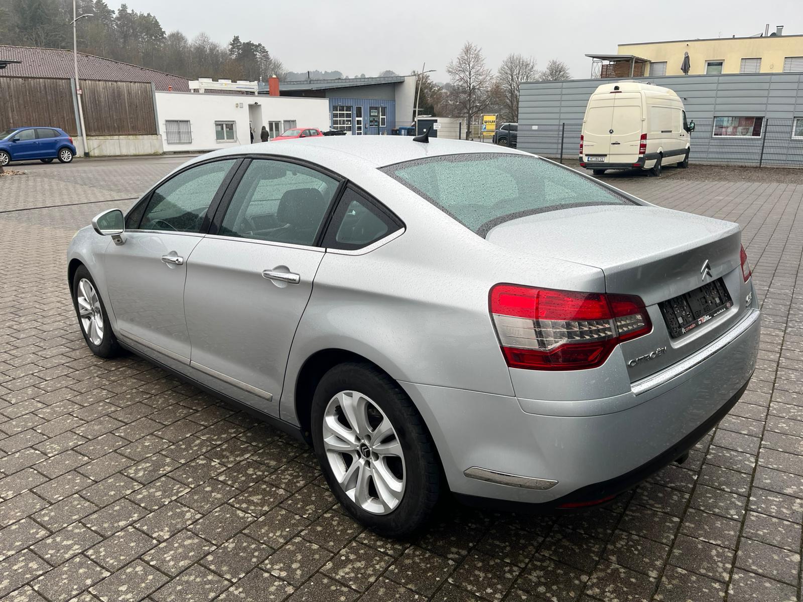 Citroën C5 HDi 165 Exclusive + TÜV + AHK + 8fach bereift