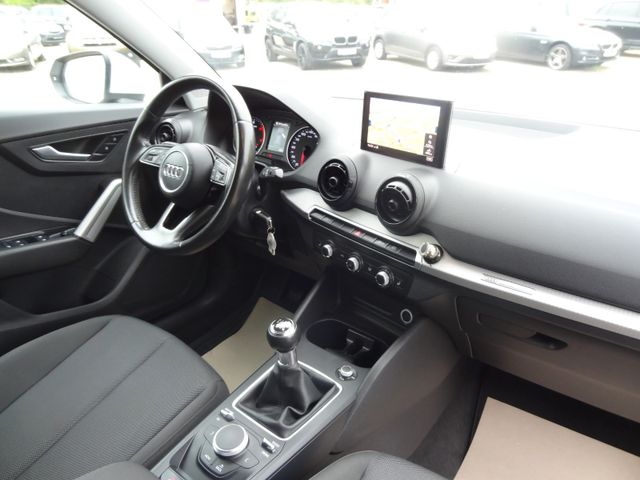Fahrzeugabbildung Audi Q2/Super-Optik/Navi/Euro6/2.Hd/Alu/PDC/Garantie/