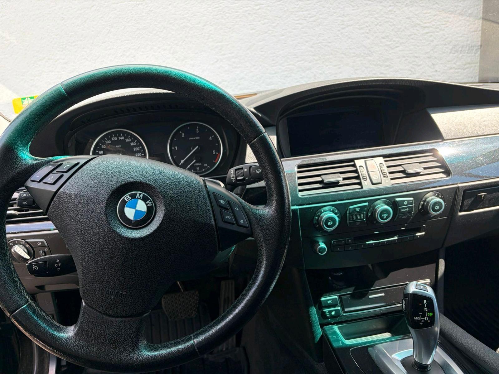 BMW 520 2010 — photo 13