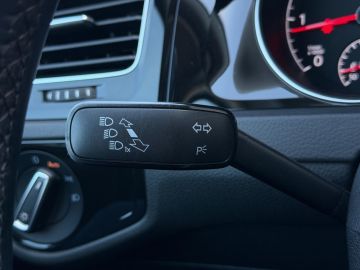 Volkswagen Golf VII Join 1.6 TDI °LED°Navi°RFK°PDC°SHZ°