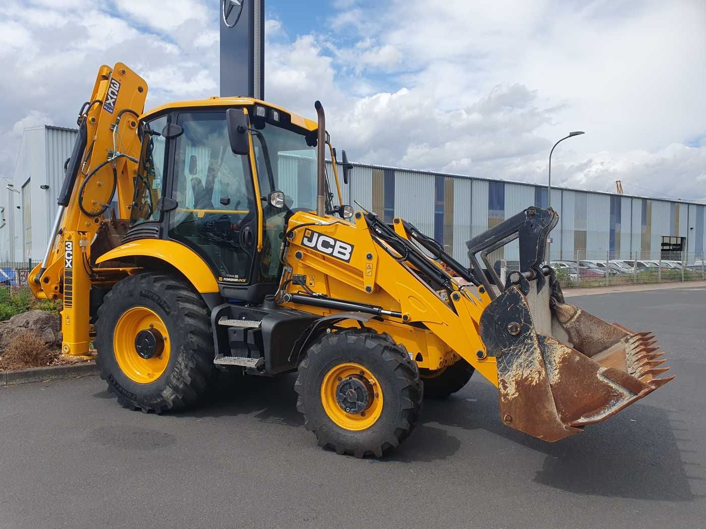 Fahrzeugabbildung JCB 3CX / Gabel & 4in1 Schaufel / nur 1.561h / 2022