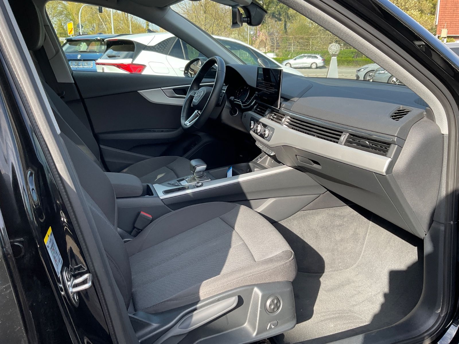 Fahrzeugabbildung Audi A4 35 TDI S tronic Avant,Kamera,Navi,AHK,LED,