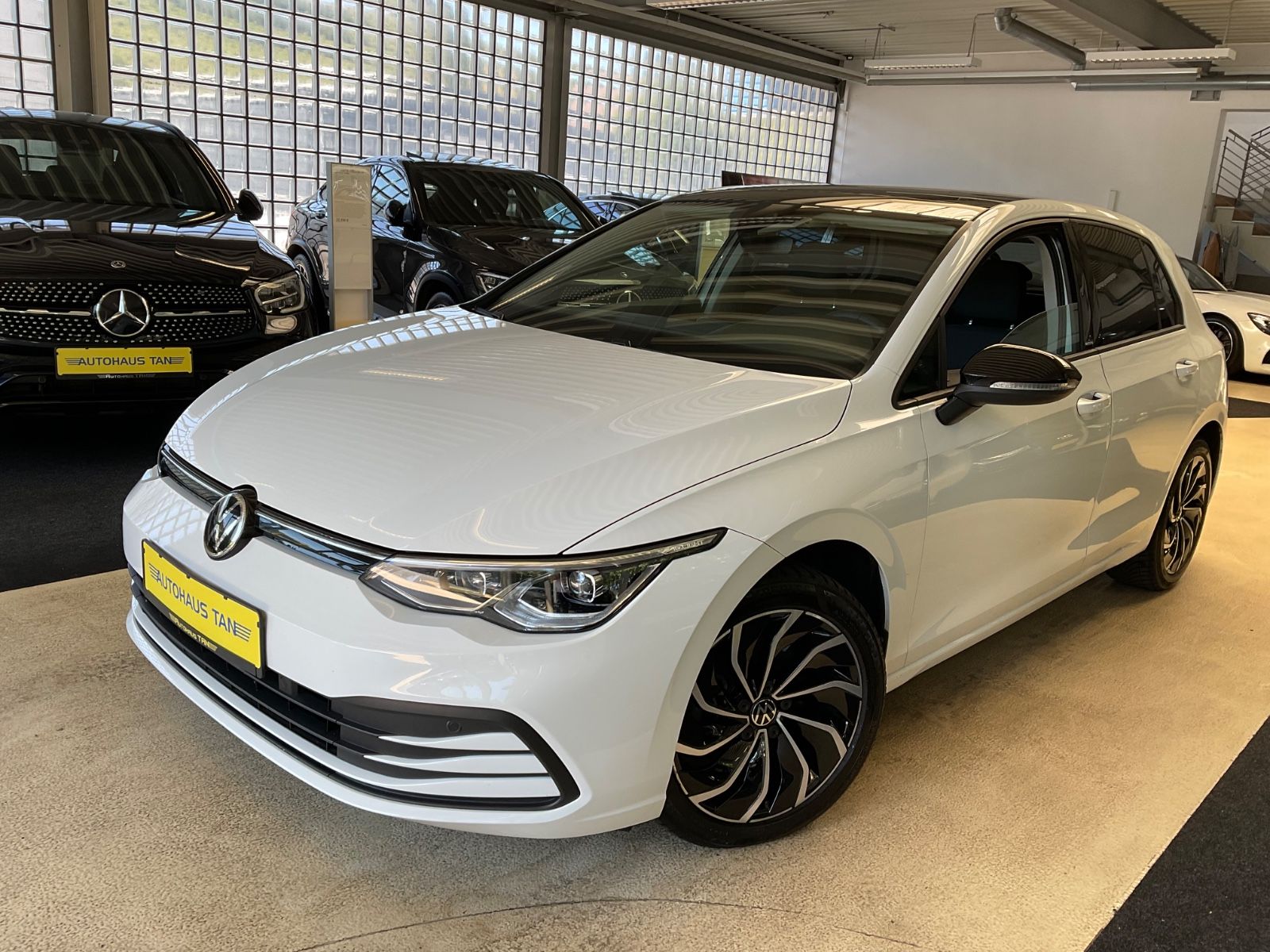 Fahrzeugabbildung Volkswagen Golf VIII Lim. United eTSI