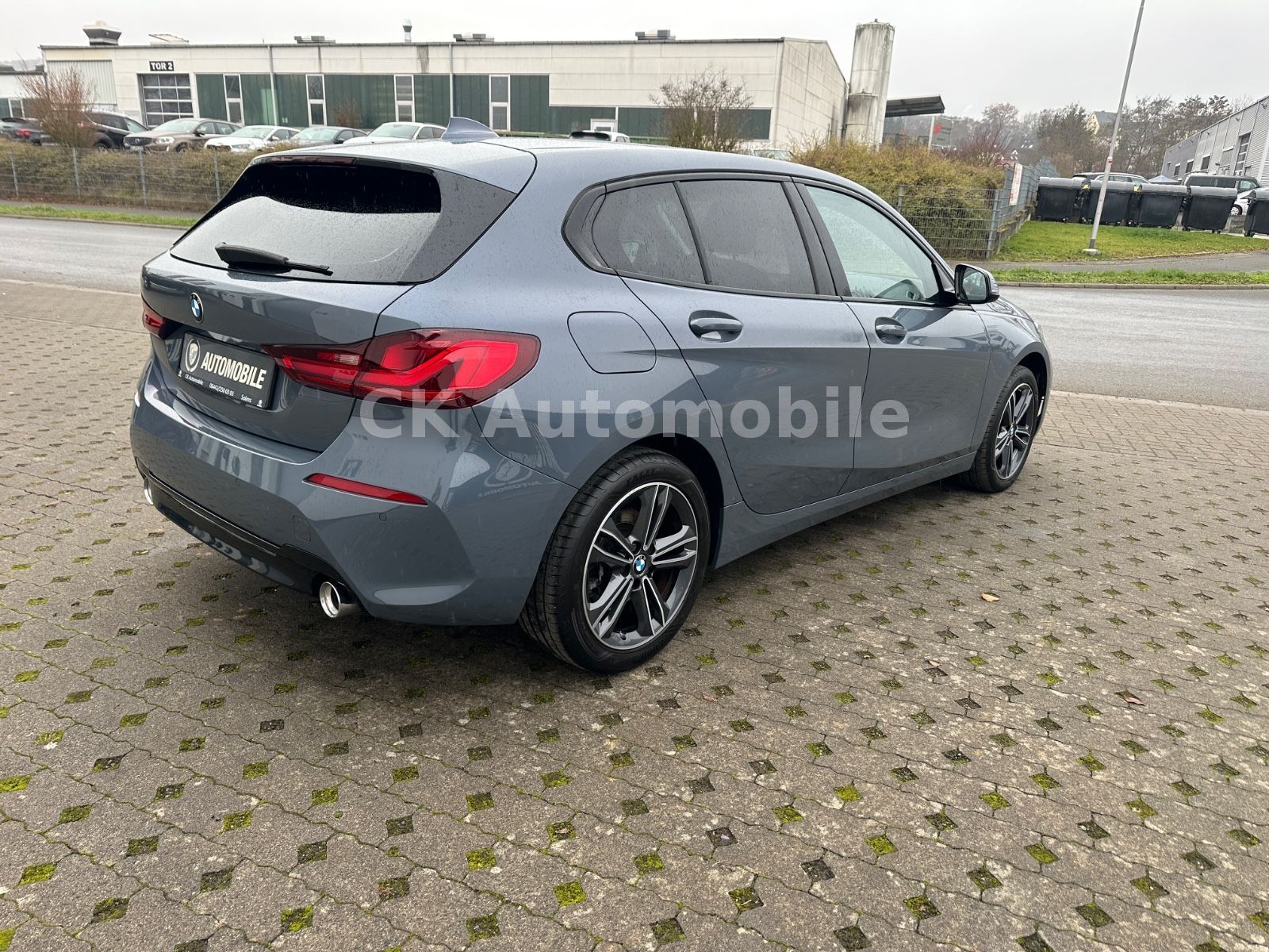 Fahrzeugabbildung BMW 118d Sport-Line/Shadow-Line/Navi/Pano/LED/PDC