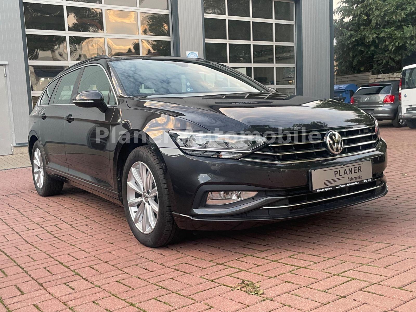 Volkswagen Passat Variant 1.Hand Leder LED Navi Service neu