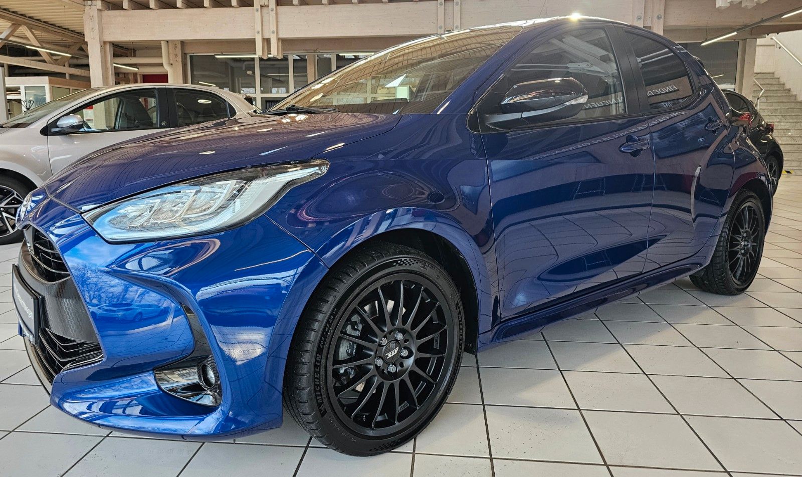 Fahrzeugabbildung Toyota Yaris Style 1,5 Schaltfahrzeug / Navi / Head-Up