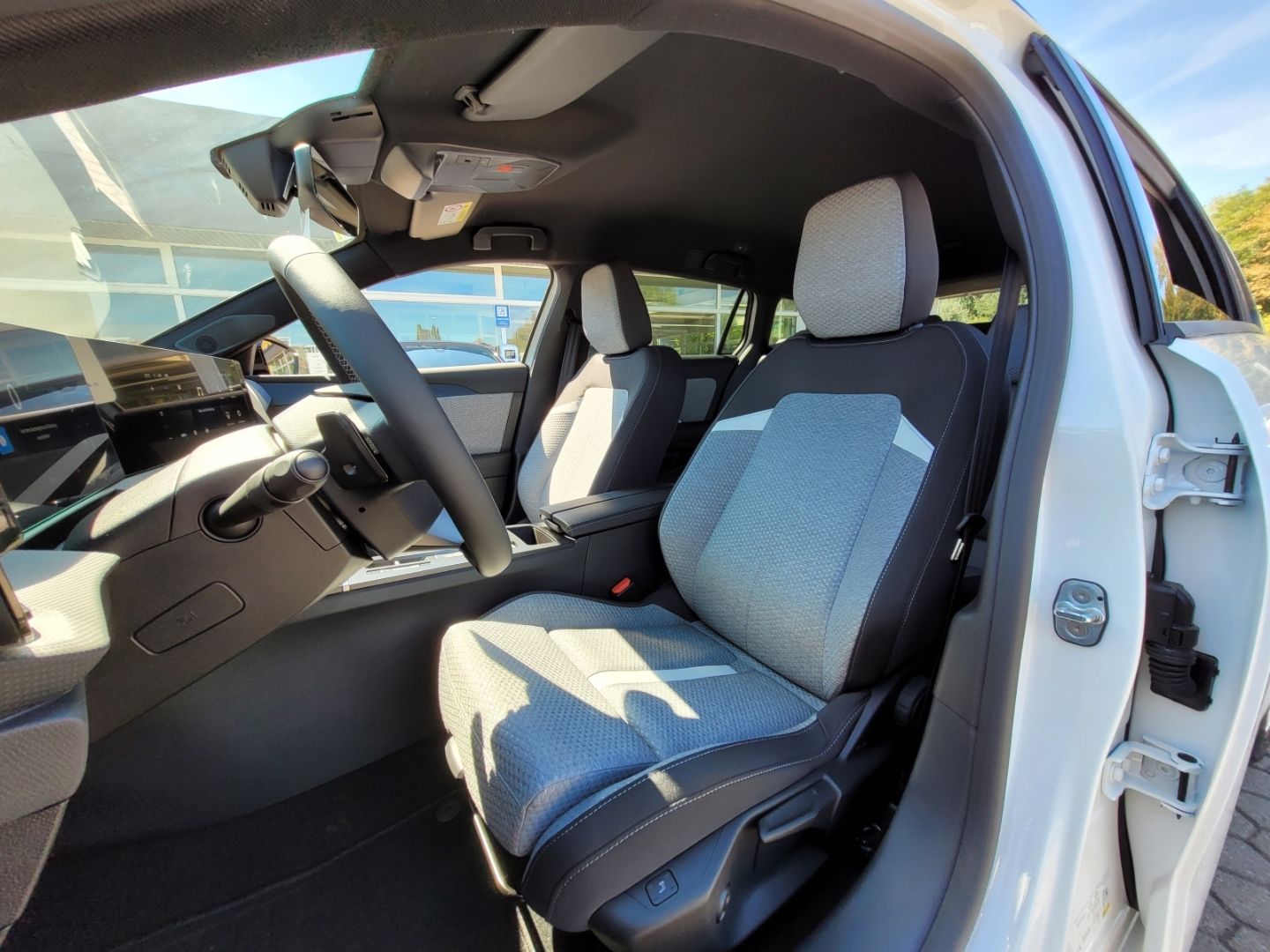 Fahrzeugabbildung Opel Astra L Edition Sports Tourer SHZ+LHZ+Allwetter