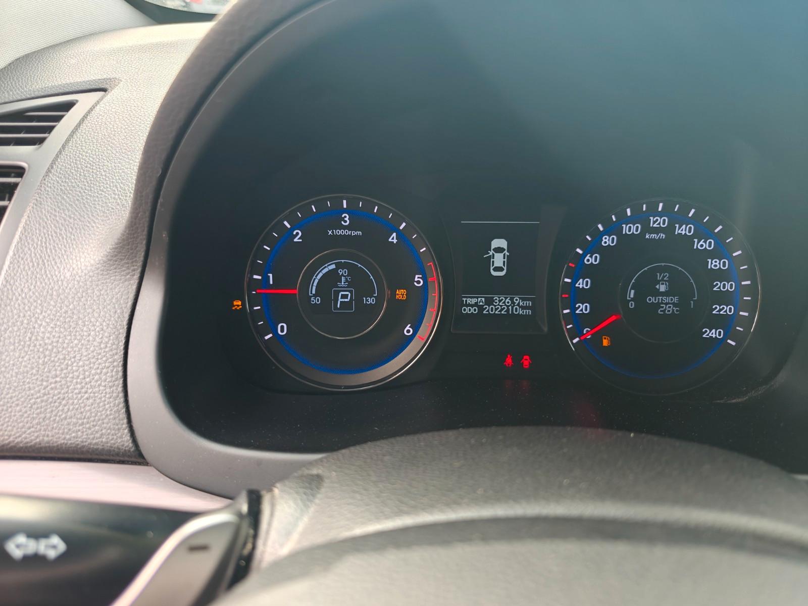 Hyundai i40 2013 — photo 8