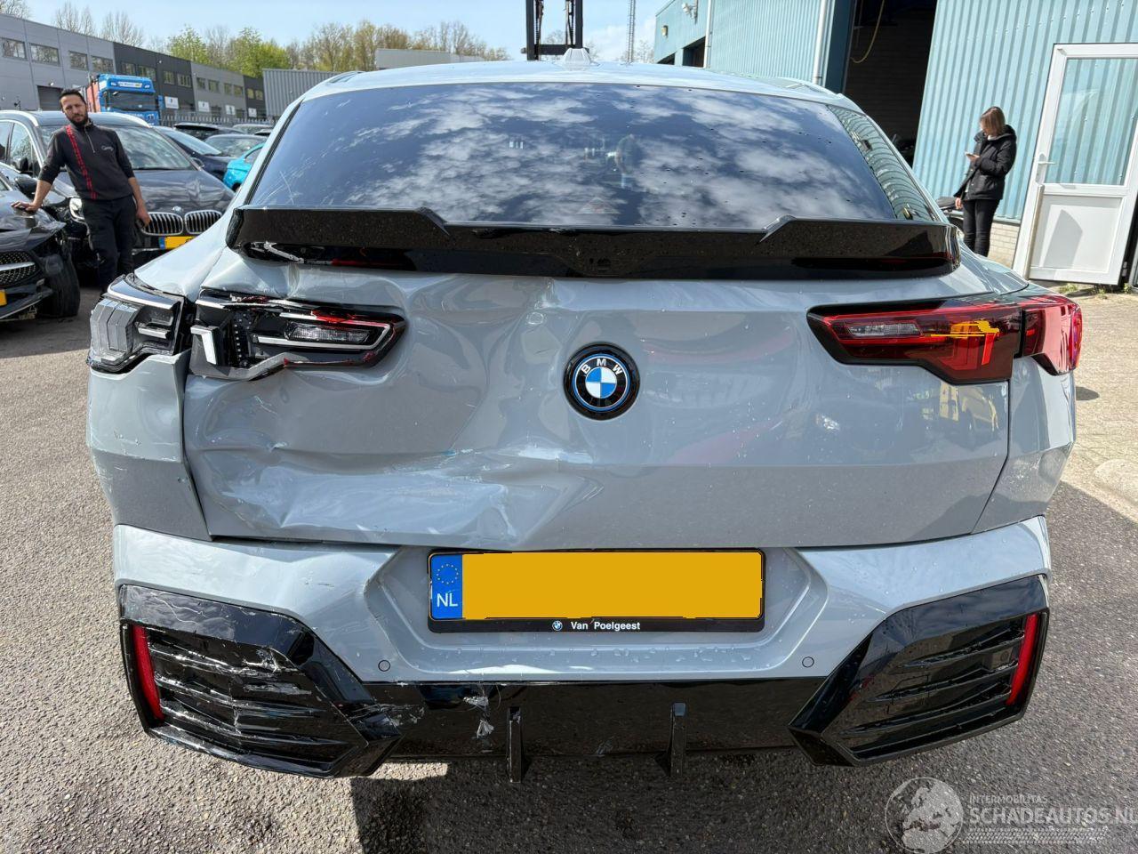 BMW iX2 eDrive20 M-SPORT 67 kWh bj 2025