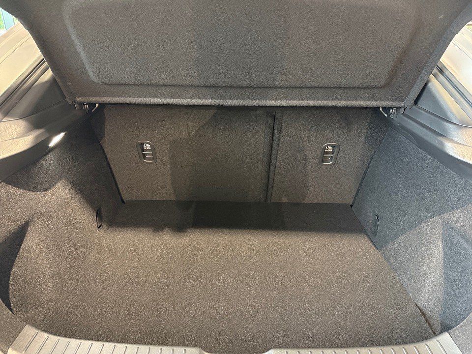 Fahrzeugabbildung Mazda CX-30 2.0 X 186PS Takumi BLOP