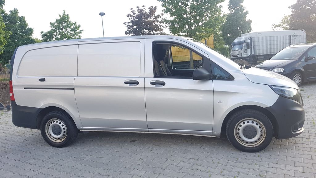 Image of Mercedes-Benz Vito