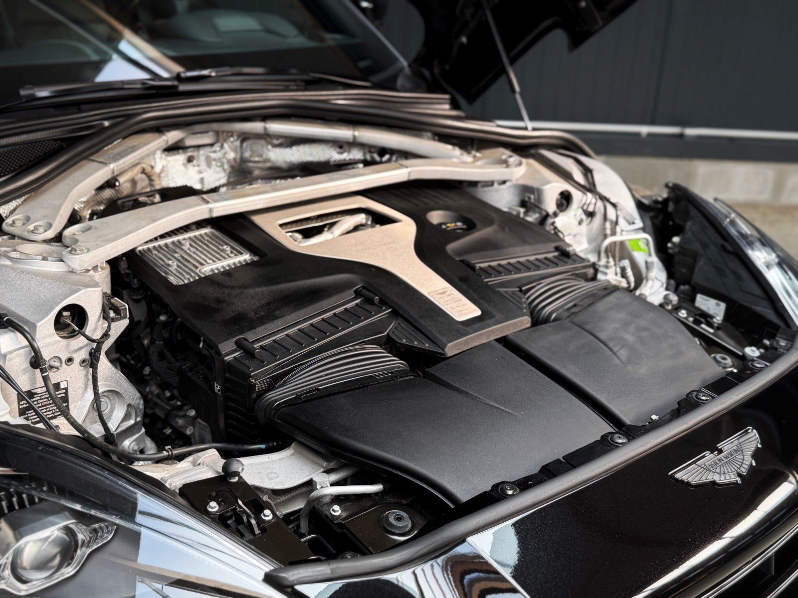 Fahrzeugabbildung Aston Martin DBX 4.0 V8 DBX707 + 2.Hand + Top Geplfegt