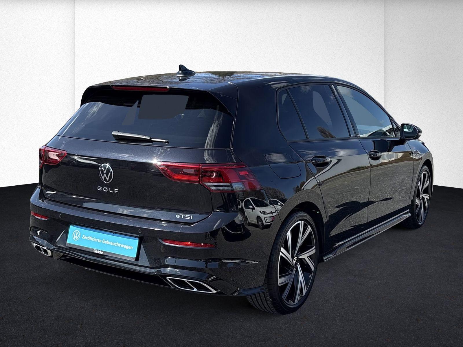 Volkswagen Golf VIII R-Line 1.5eTSI DSG RFK+LED+ACC+SHZ+App