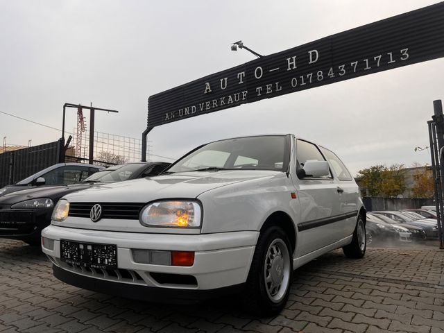 Volkswagen Golf. 1,8  1.Hand , sehr gute Zustand,