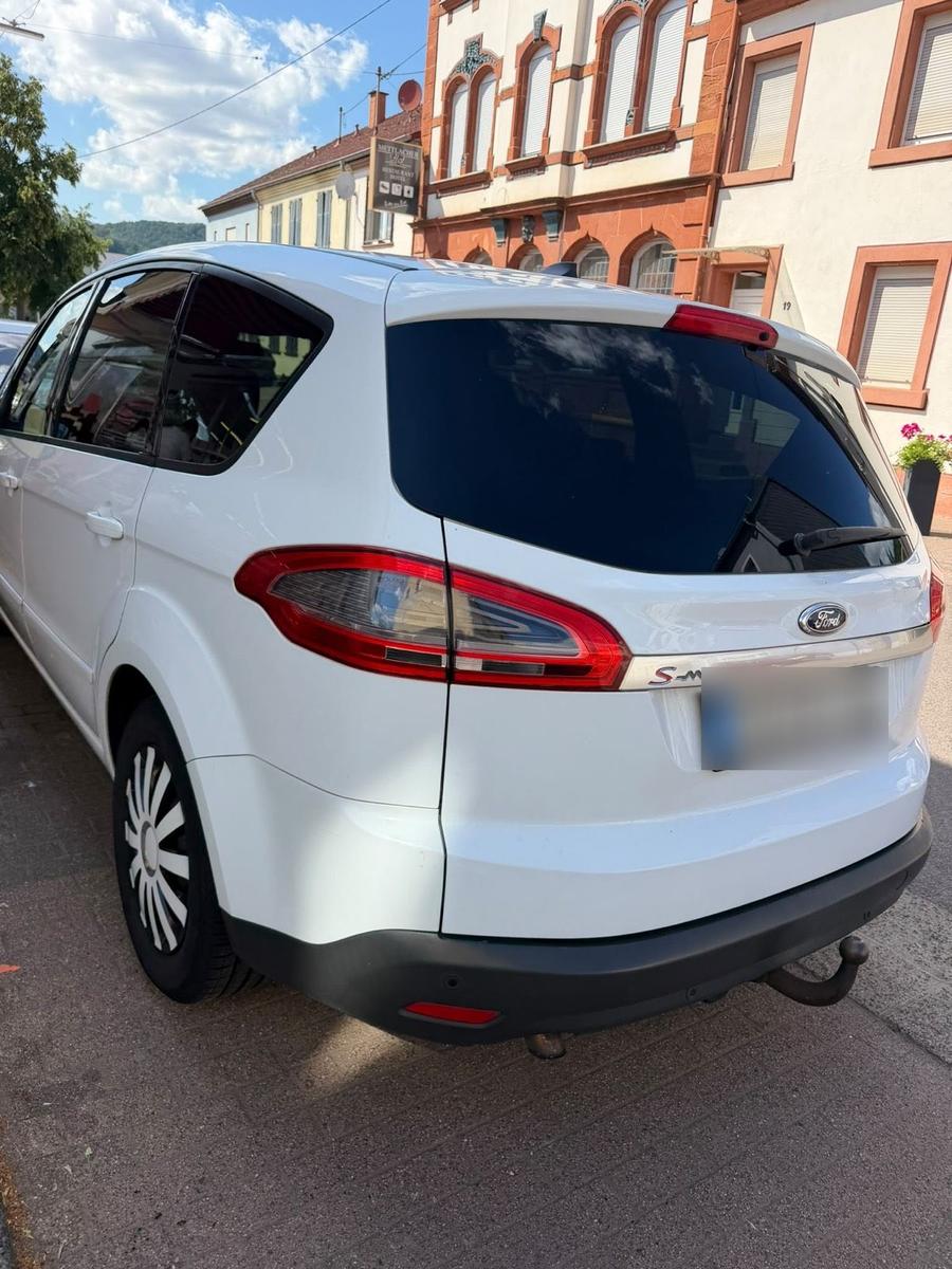 Ford S-MAX 2011 — engine 160 HP (118kW)
