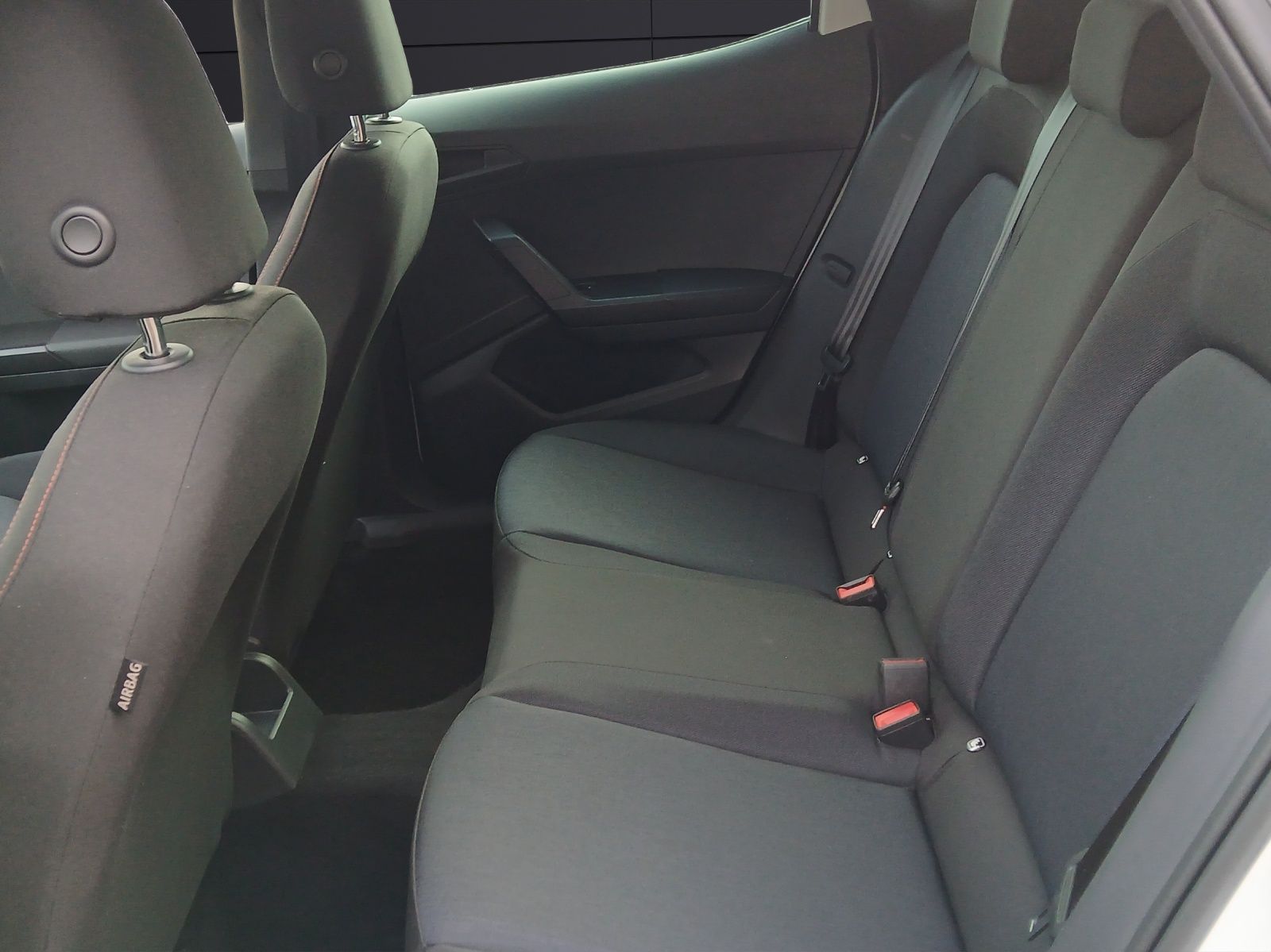 Fahrzeugabbildung SEAT Ibiza TSI FR DSG LED Navi AID ACC RFK SH 18"