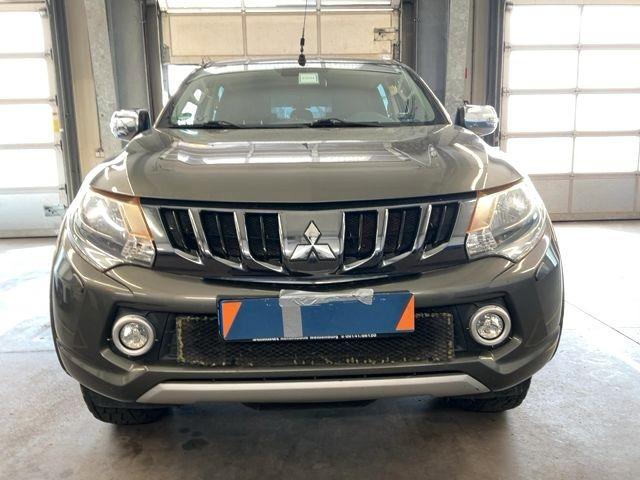 Mitsubishi L200 Plus DoKa 4WD +1.HAND+HARDTOP+SHZ+NAVI+AHK+