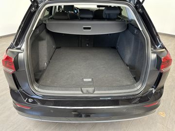 Volkswagen Golf - 6