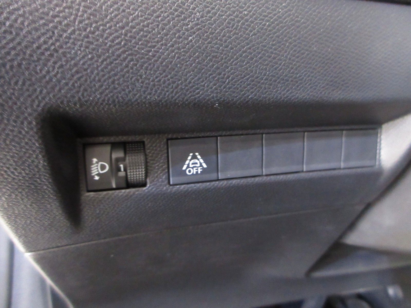 Fahrzeugabbildung Peugeot 208 Active 1.2T NAVI/LED/PDC/TEMPOMAT