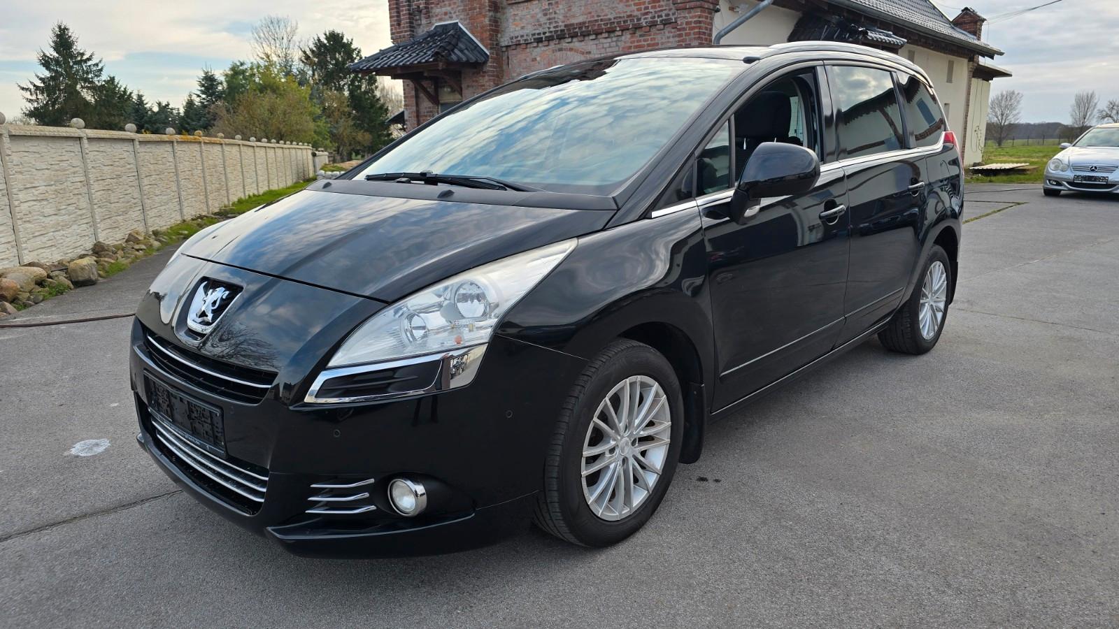 Peugeot 5008 1.6 Automatik Navi Head-Up Panoramadach TV