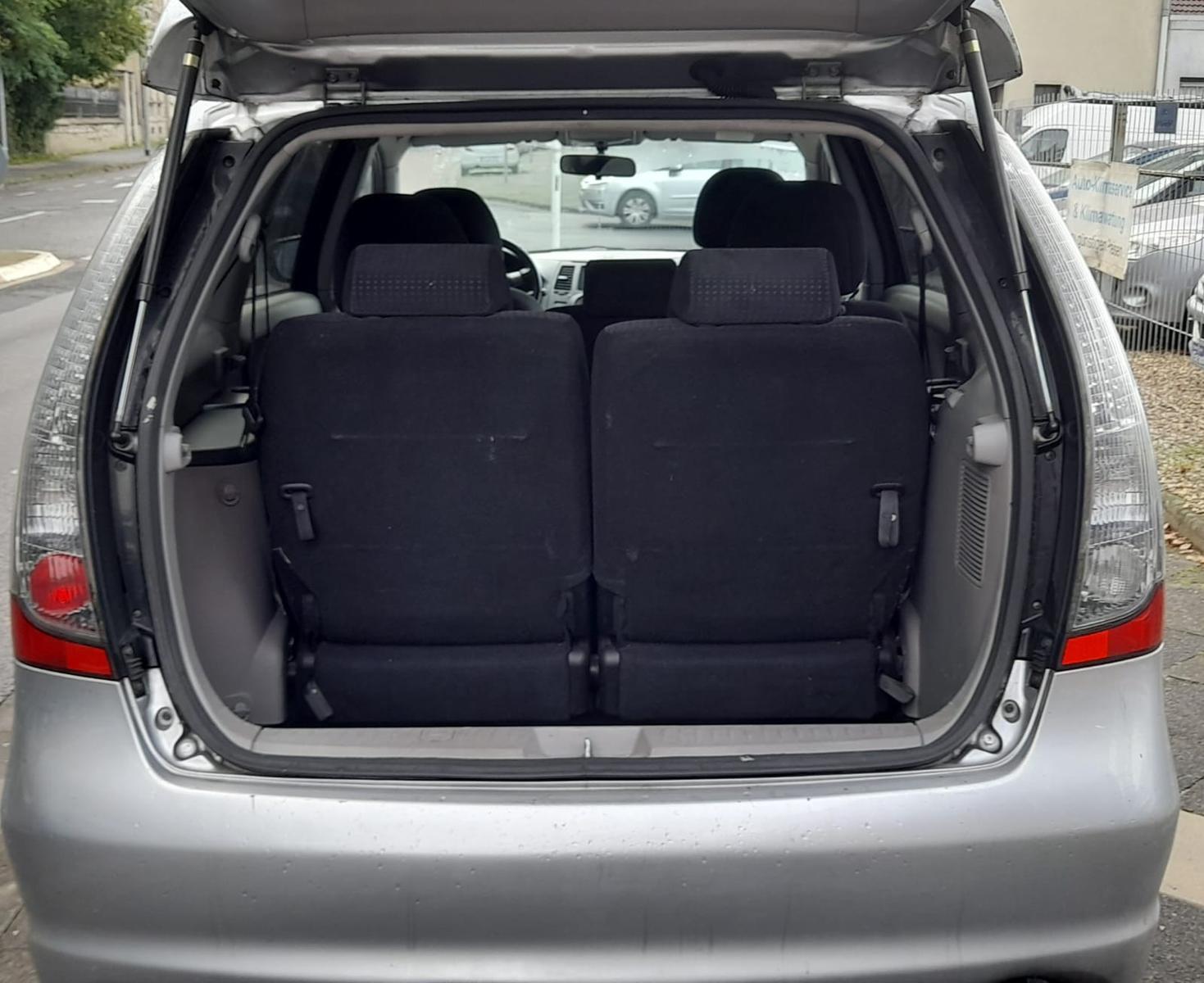 Mitsubishi Grandis 2006 — photo 5