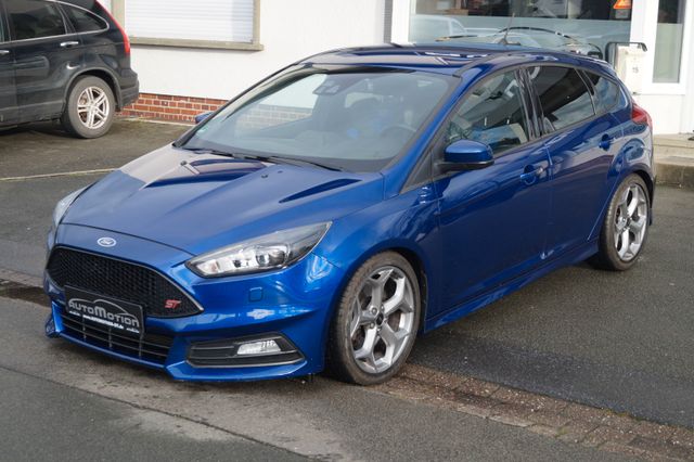 Ford Focus ST*Bi-Xenon*Navi*T.-Leder*Recaro*SHZ*PDC*