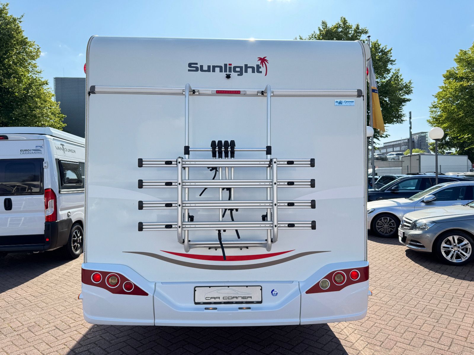 Fahrzeugabbildung Sunlight T 68 FIAT DUCATO NAVI KAMERA SAT TV EB & HUBBETT