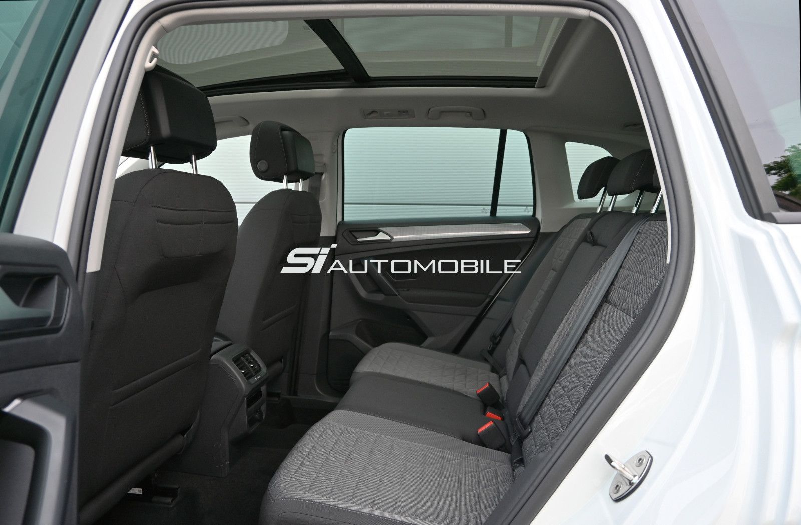 Fahrzeugabbildung Volkswagen Tiguan 1.4 eHybrid DSG Life °ACC°AHK°PANO°KAMERA