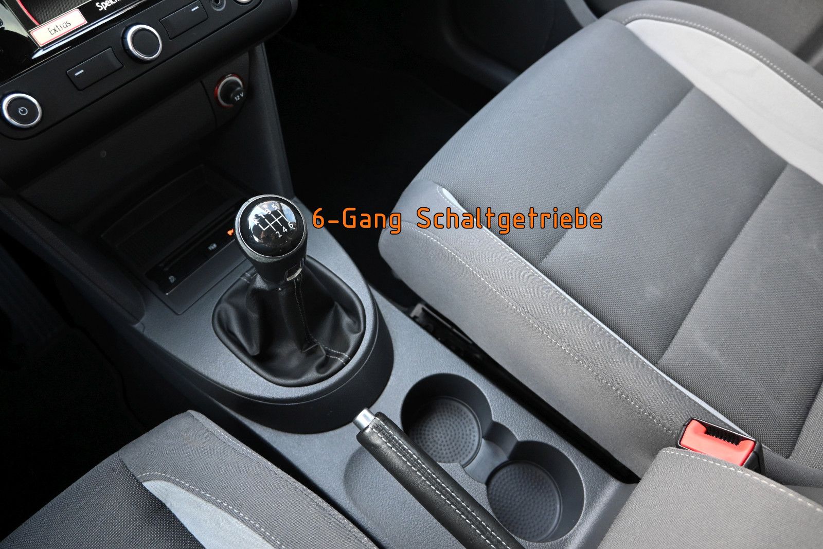 Fahrzeugabbildung Volkswagen Touran 1.2 TSI LIFE °AHK°STANDHEIZ°7-SITZE°