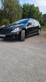 Mercedes-Benz R 500 langer Radstand - - schwarze Mercedes-Benz R 500