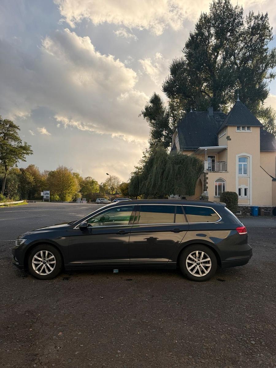 Volkswagen Passat 2015 — interior
