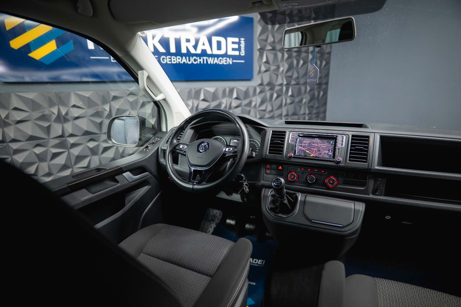 Fahrzeugabbildung Volkswagen T6 Multivan 2.0 TSI Behindertenumbau *LED*ACC*