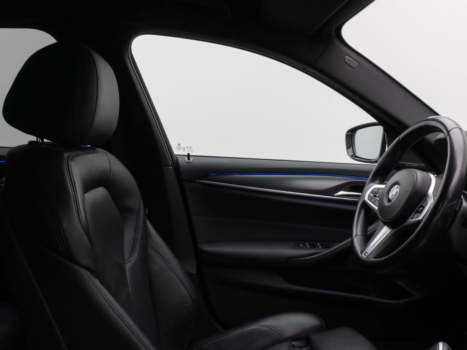 Fahrzeugabbildung BMW 530d M Sport Kamera HUD DAB H/K Komfort Alarm