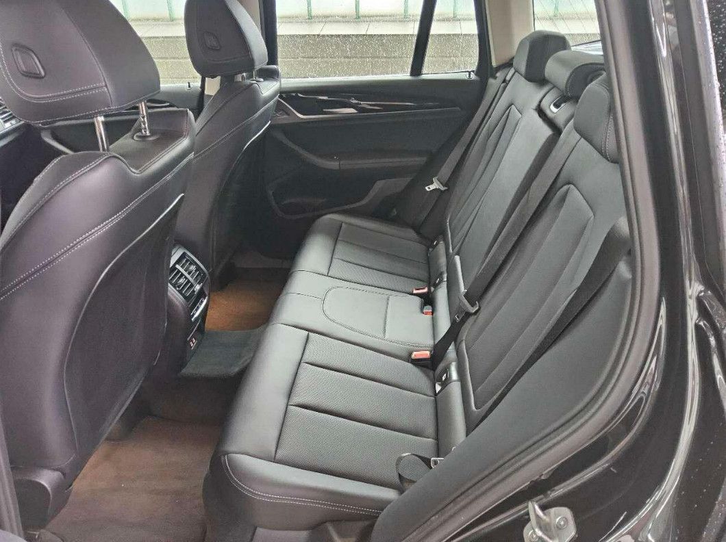 Fahrzeugabbildung BMW X3 xDr. 30e LED+/NAVI+/VIRTU/HIFI/SHZ/RFK/AHK/8F