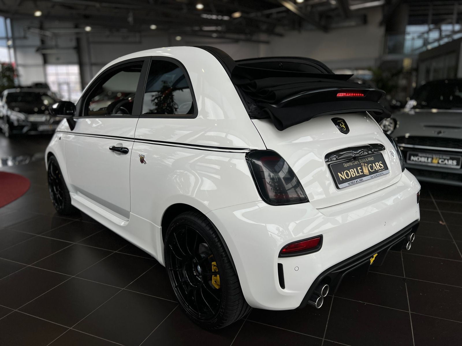 Fahrzeugabbildung Abarth 695C Cabrio Aut. KLIMA CARPLAY RFK ALU