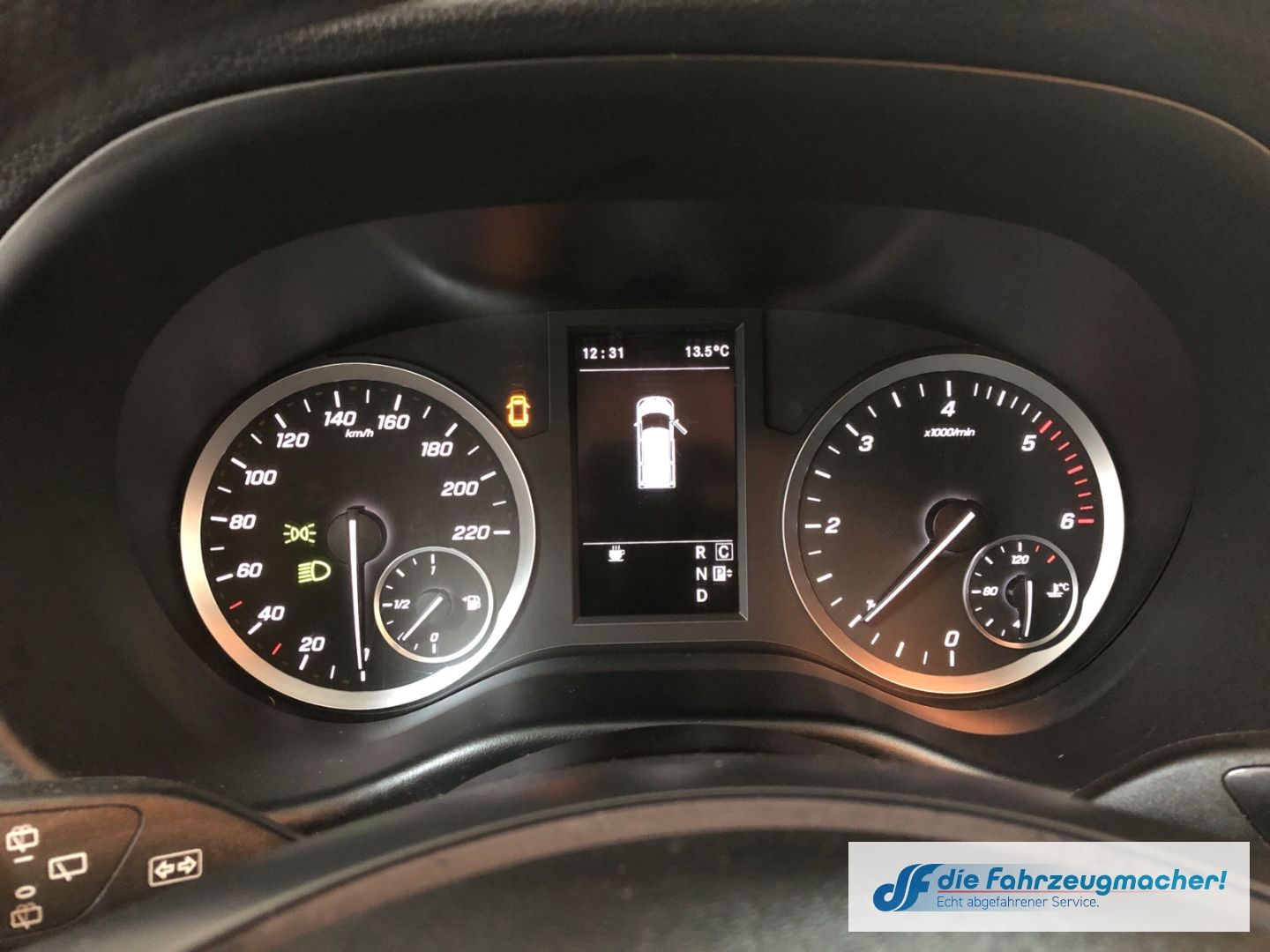 Fahrzeugabbildung Mercedes-Benz Vito Mixto 114 CDI 4x4 kompakt Navi Digitales Co
