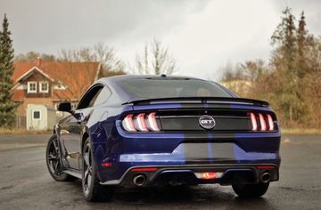 Ford Mustang - 4